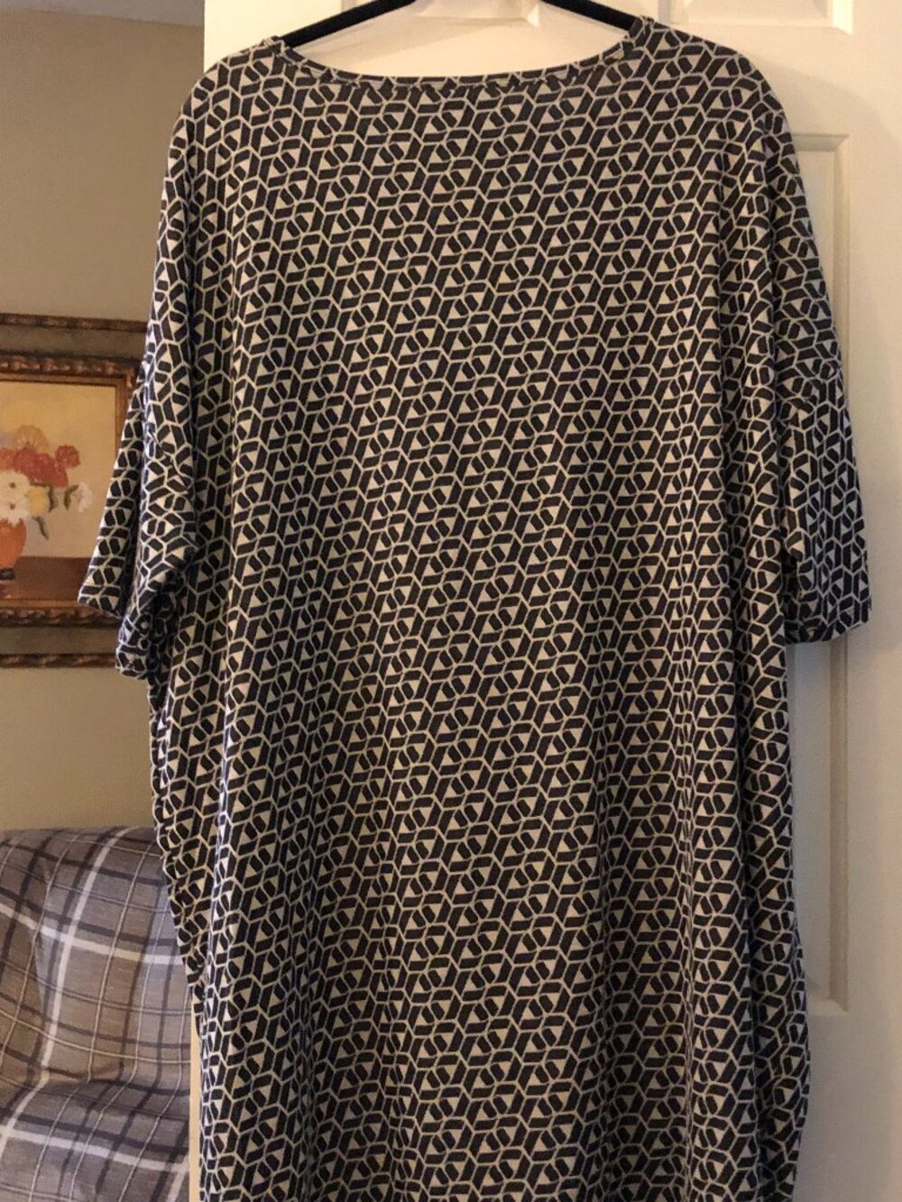309 GREY AND BLACK IRMA TUNIC 3X LULAROE